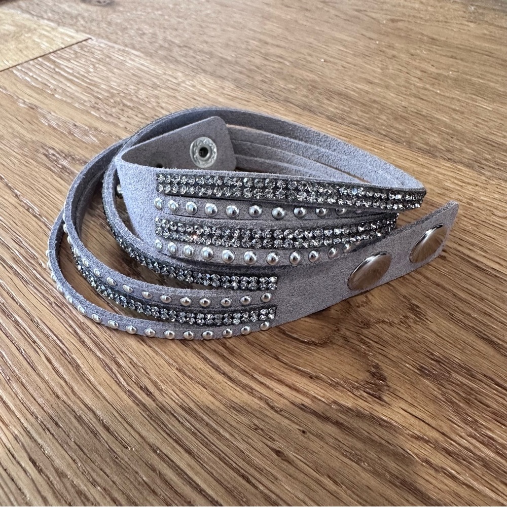 Premier Design Wrap Bracelet Gray With Rhinestones - Picture 4 of 5